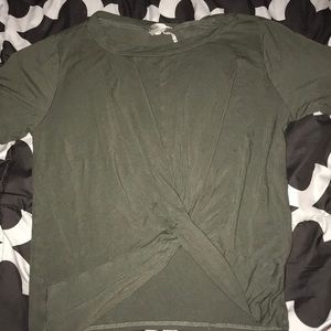 Green front twist tee💚